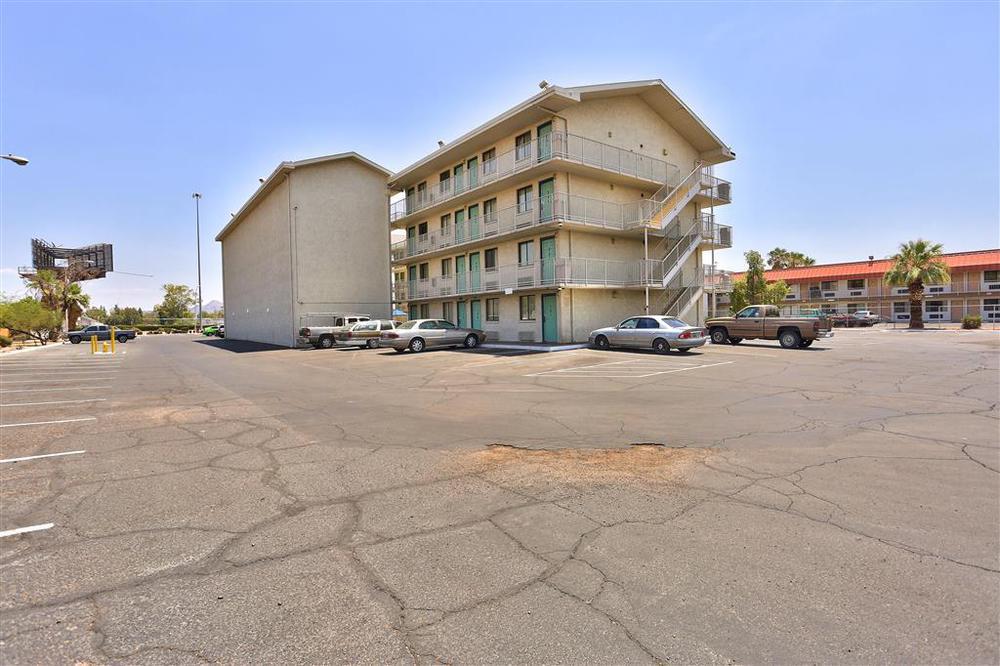 Phoenix Inn Екстер'єр фото